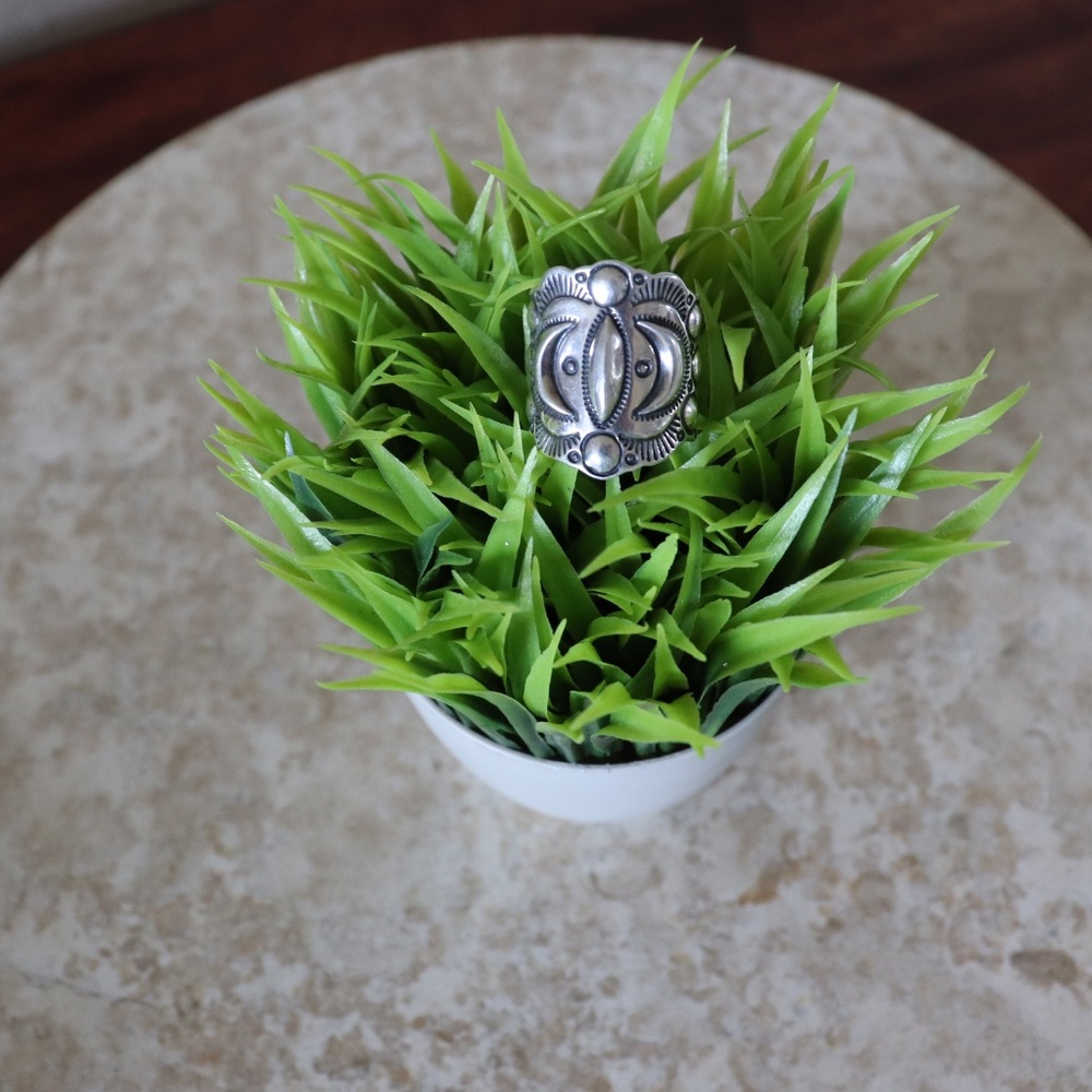 American West Sterling Silver Crescent Moon Ring - Picture 3 of 6